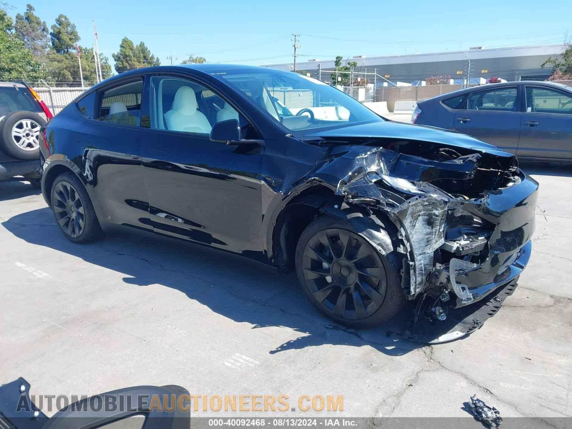 7SAYGDED2RF085894 TESLA MODEL Y 2024