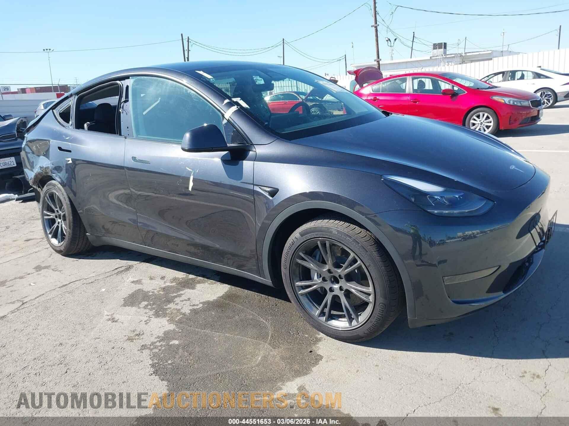 7SAYGDED2RF094126 TESLA MODEL Y 2024