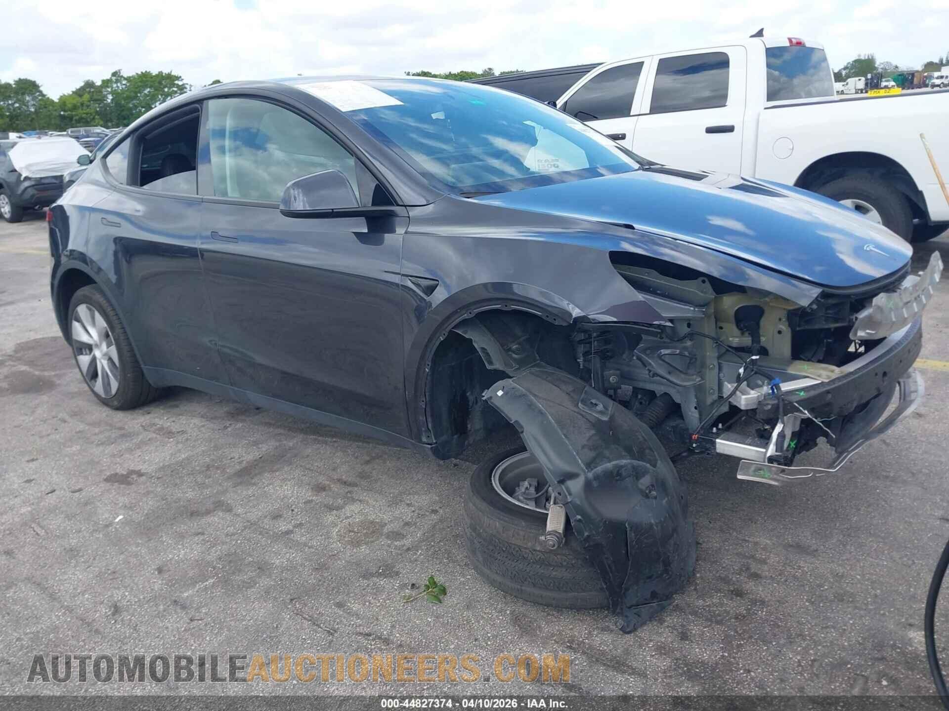 7SAYGDED2RF096409 TESLA MODEL Y 2024