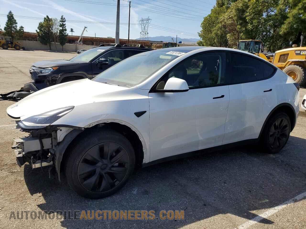 7SAYGDED2RF116027 TESLA MODEL Y 2024