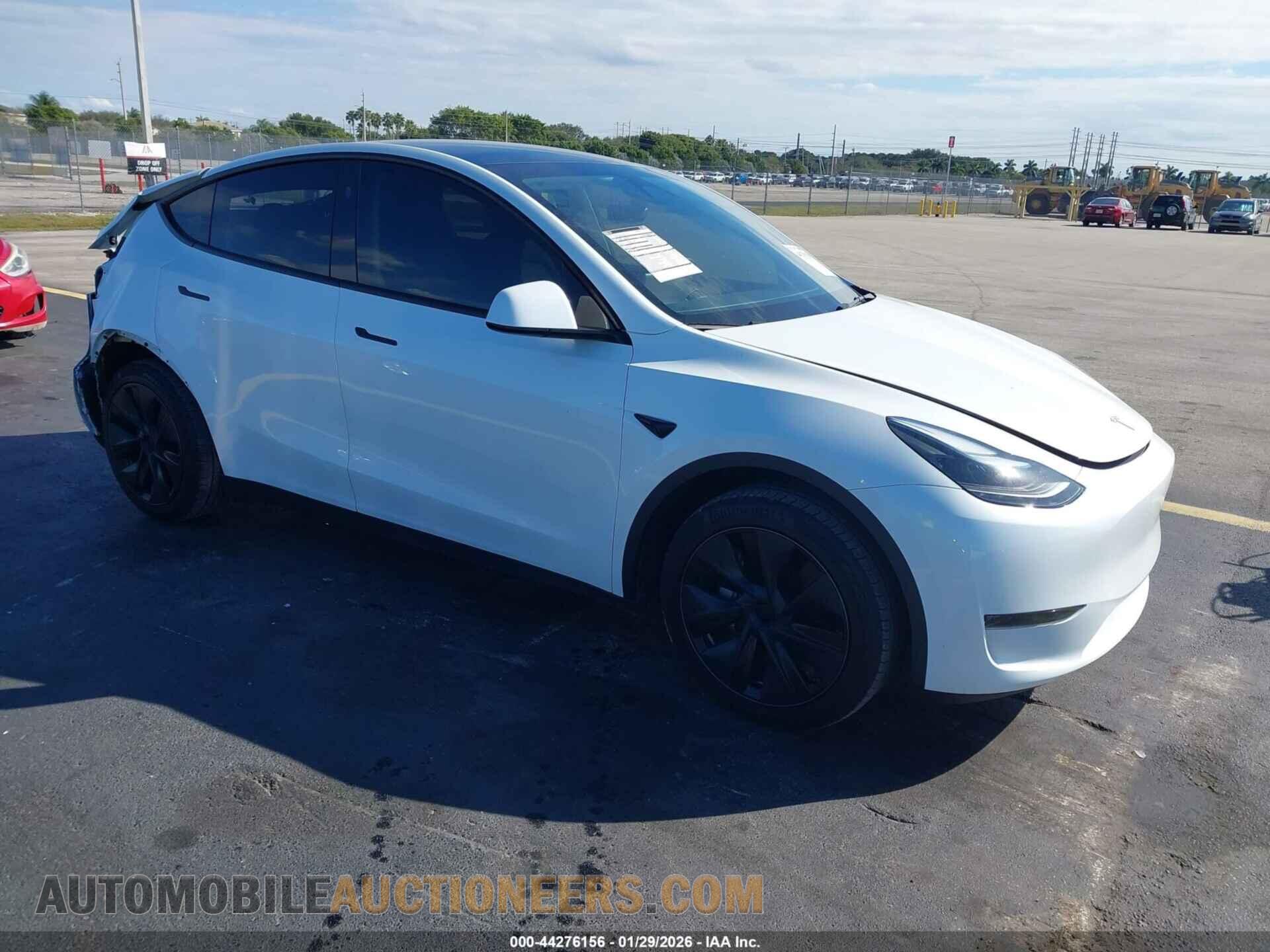 7SAYGDED2RF206990 TESLA MODEL Y 2024