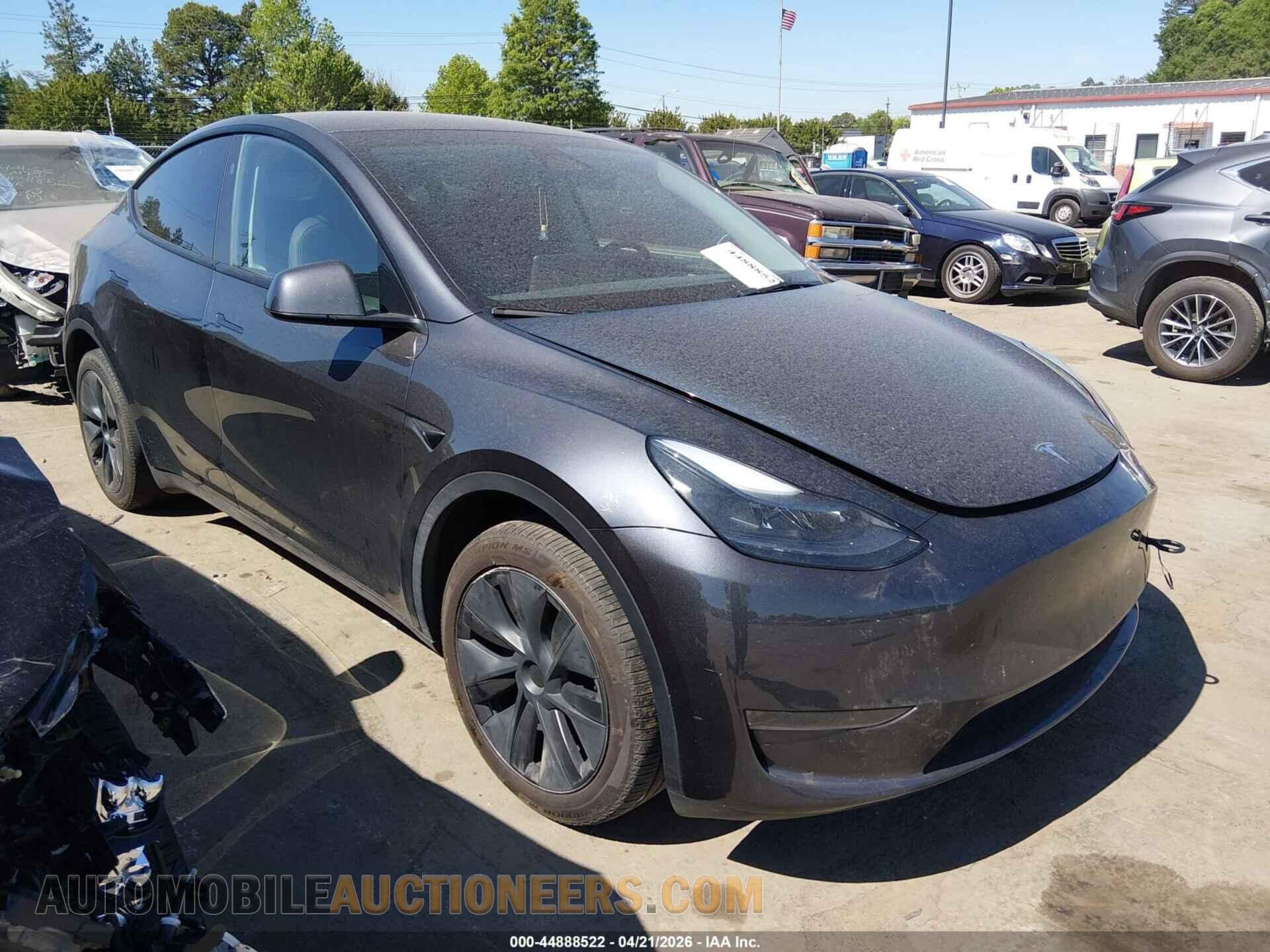 7SAYGDED3RA332000 TESLA MODEL Y 2024