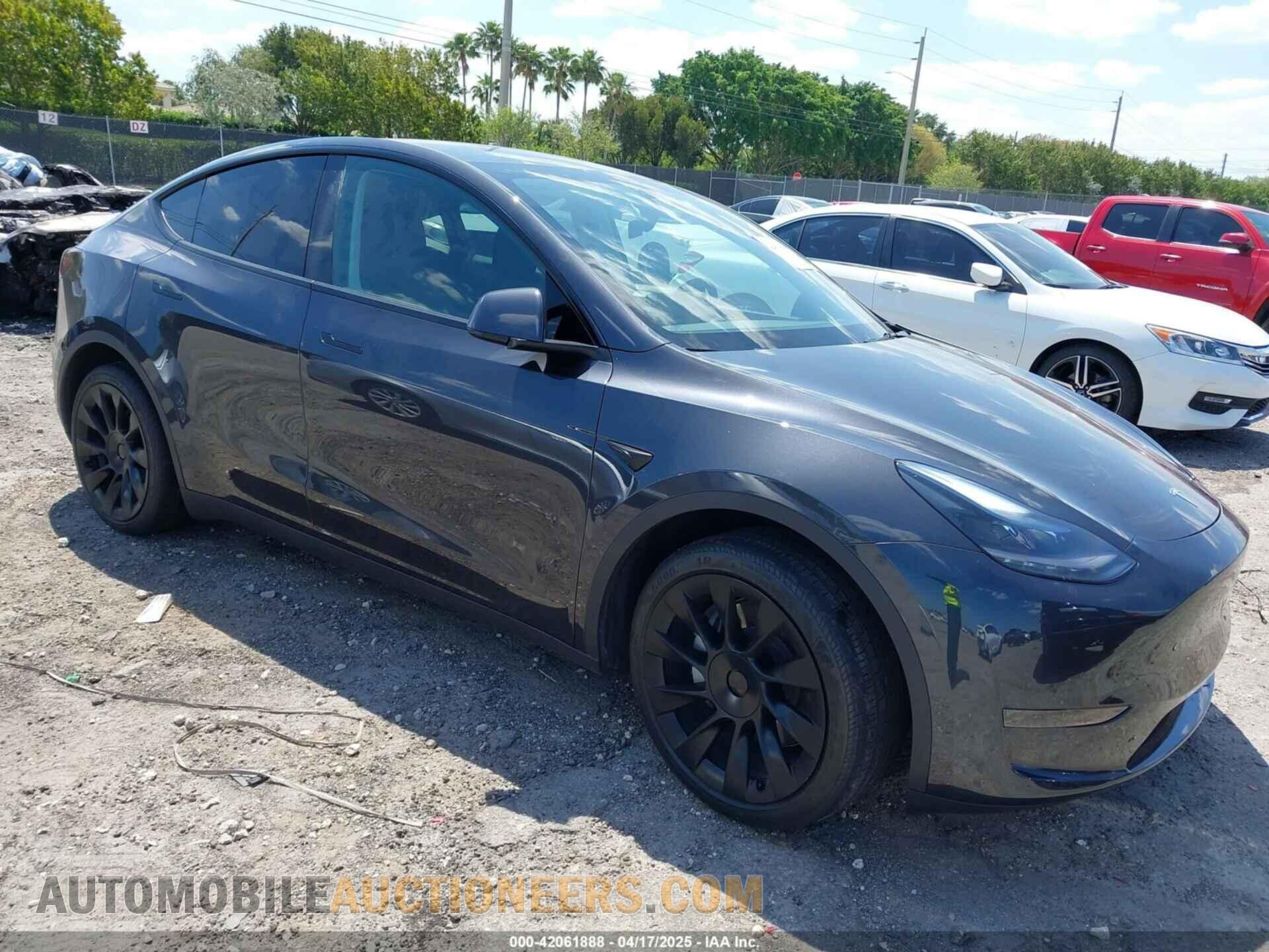 7SAYGDED3RF019063 TESLA MODEL Y 2024
