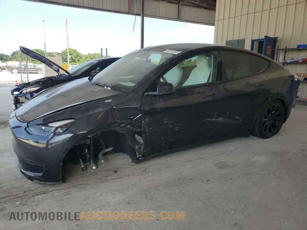 7SAYGDED3RF044335 TESLA MODEL Y 2024