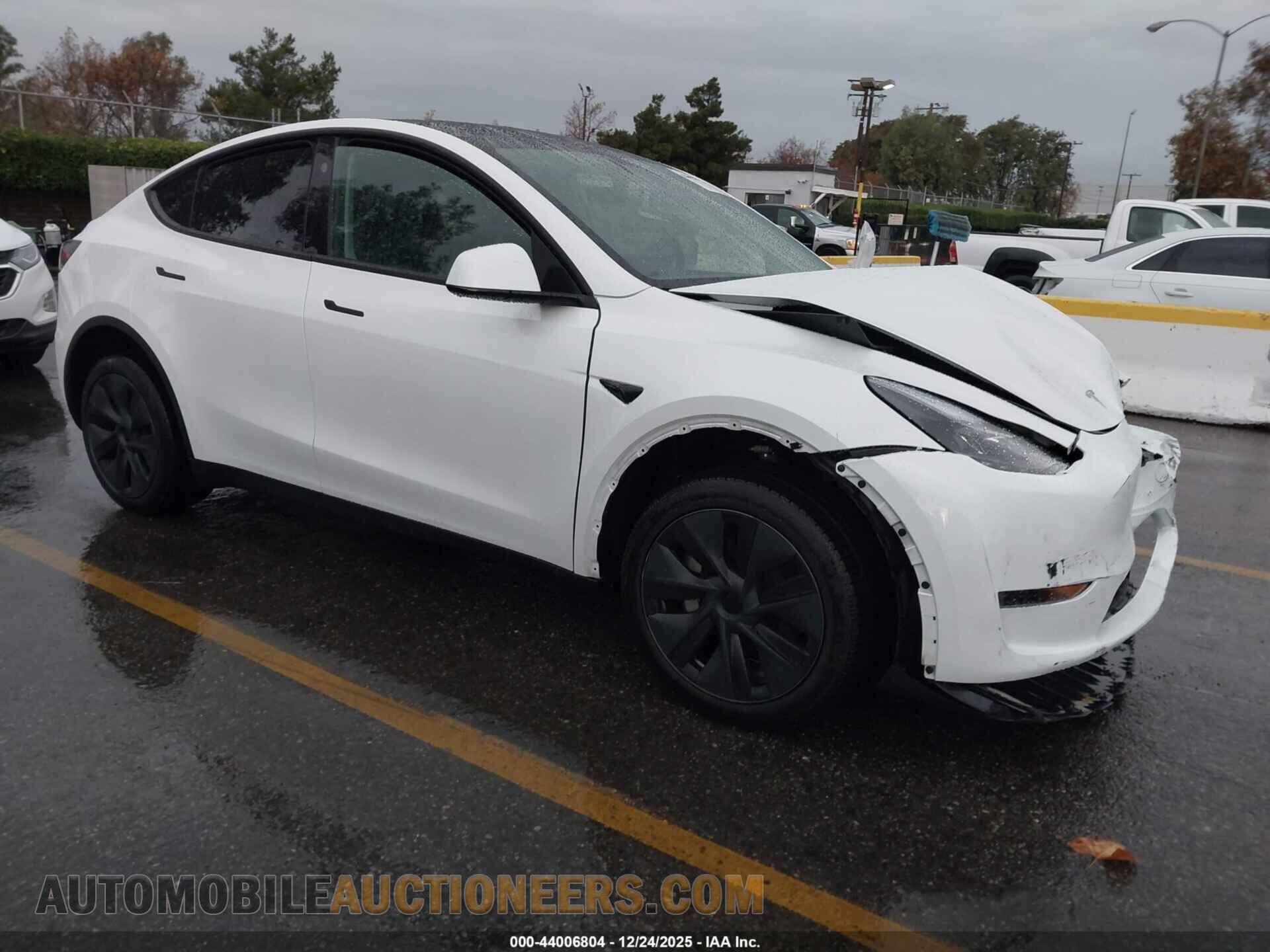 7SAYGDED3RF149621 TESLA MODEL Y 2024