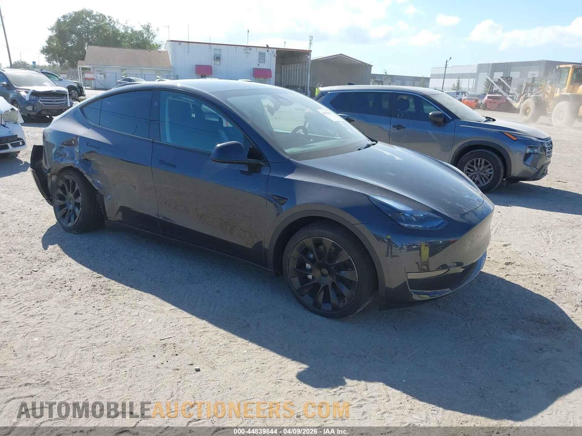 7SAYGDED3RF167357 TESLA MODEL Y 2024