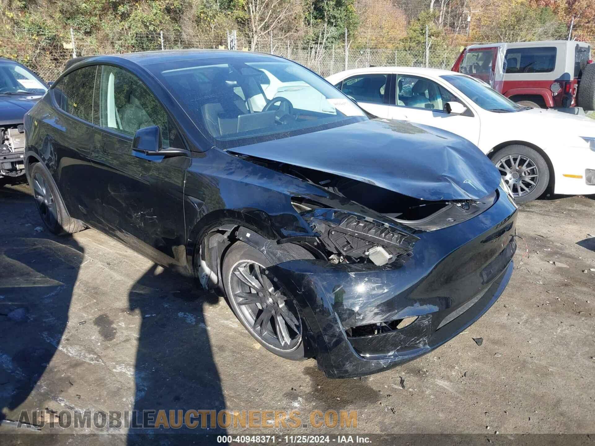 7SAYGDED3RF185521 TESLA MODEL Y 2024