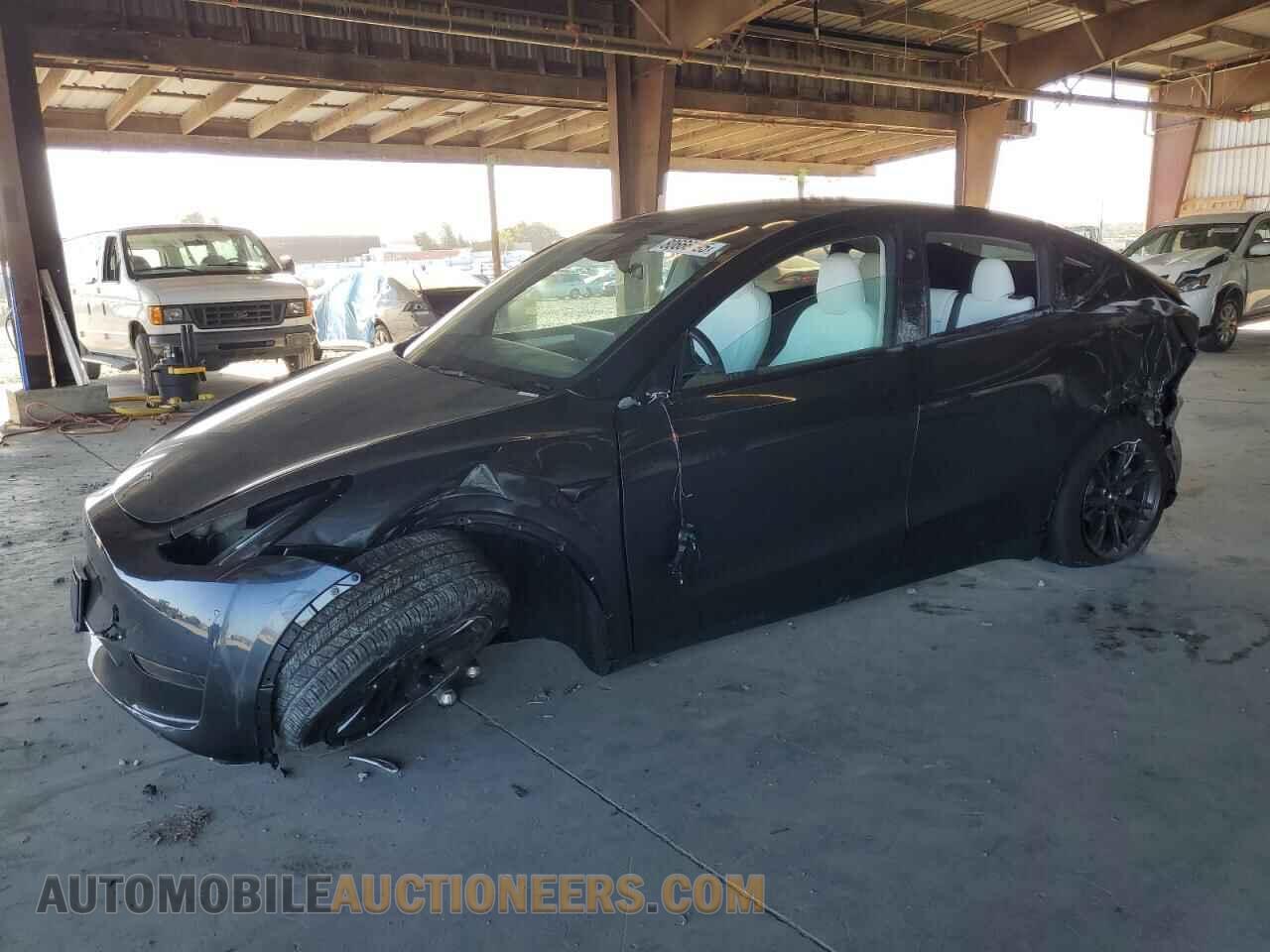 7SAYGDED3SF315769 TESLA MODEL Y 2025