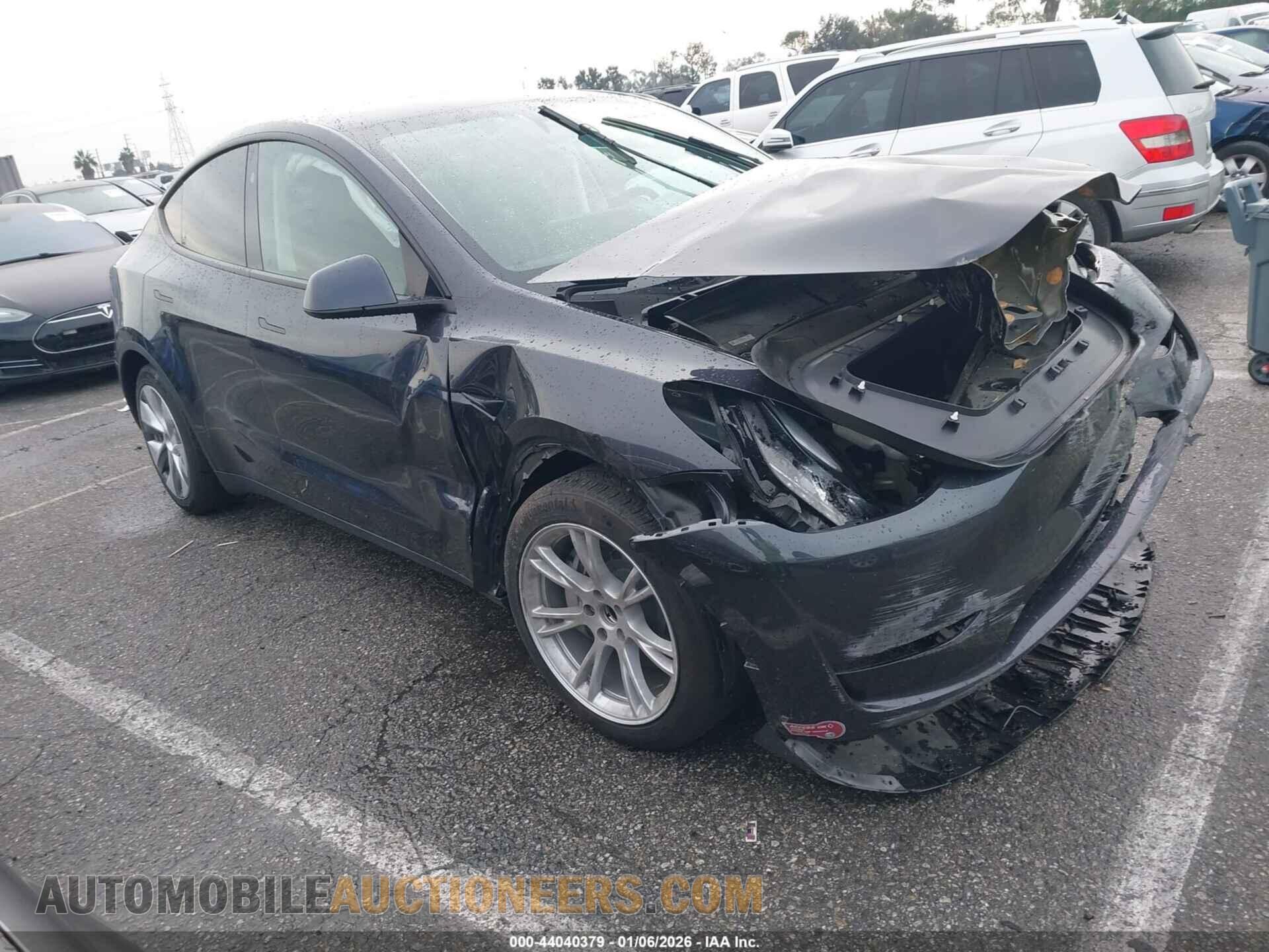 7SAYGDED4RF072080 TESLA MODEL Y 2024