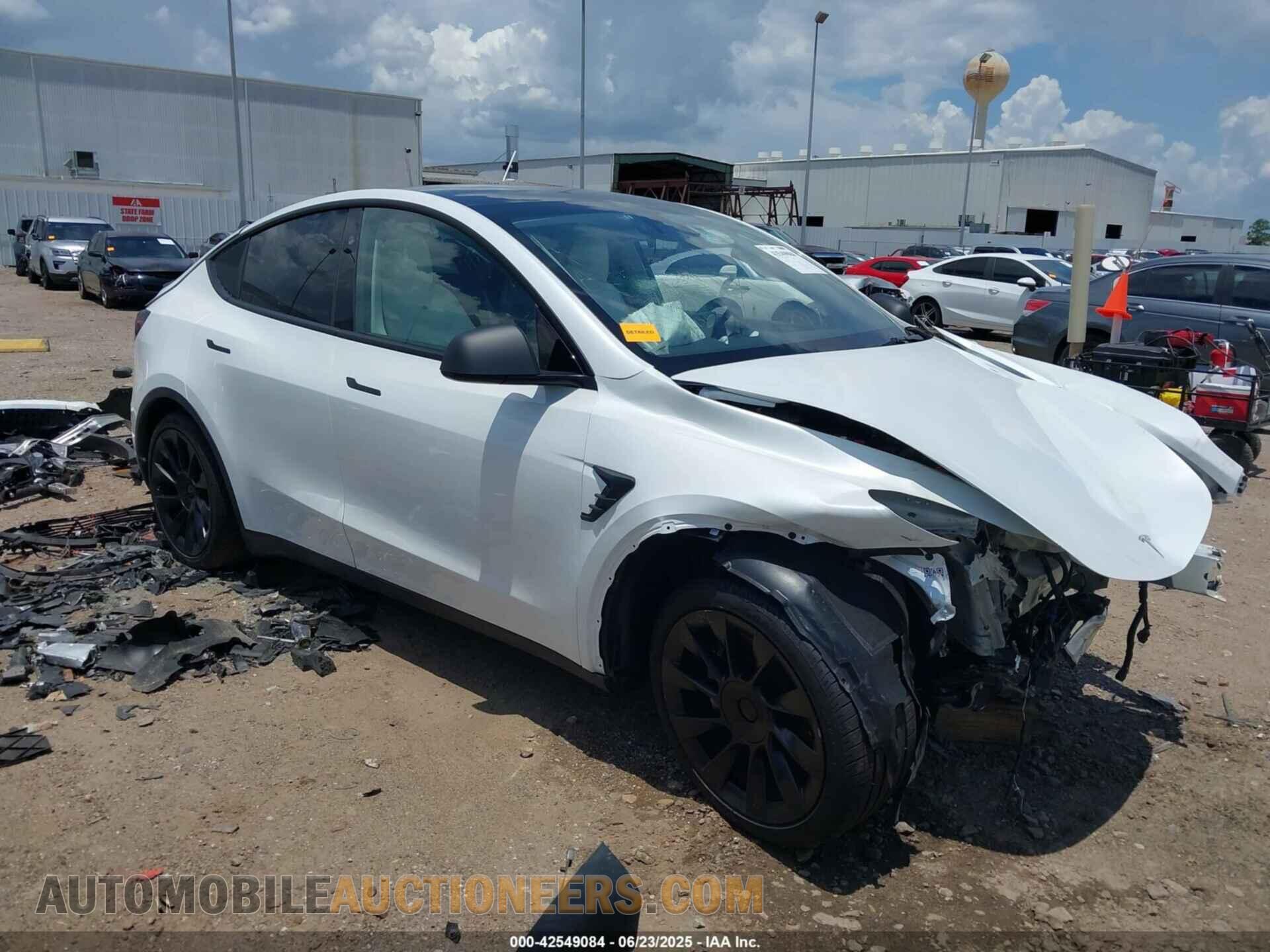 7SAYGDED4SA350415 TESLA MODEL Y 2025