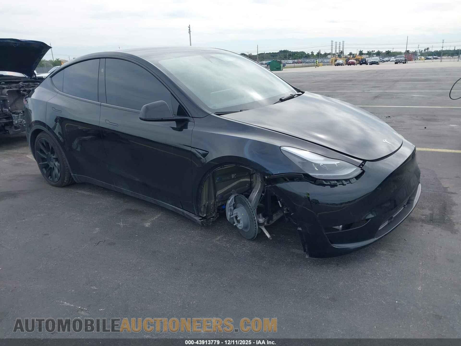 7SAYGDED4SA367652 TESLA MODEL Y 2025