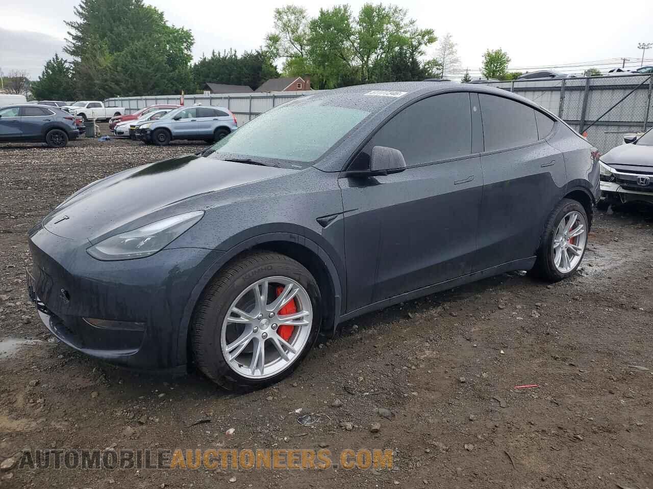 7SAYGDED5RF008937 TESLA MODEL Y 2024