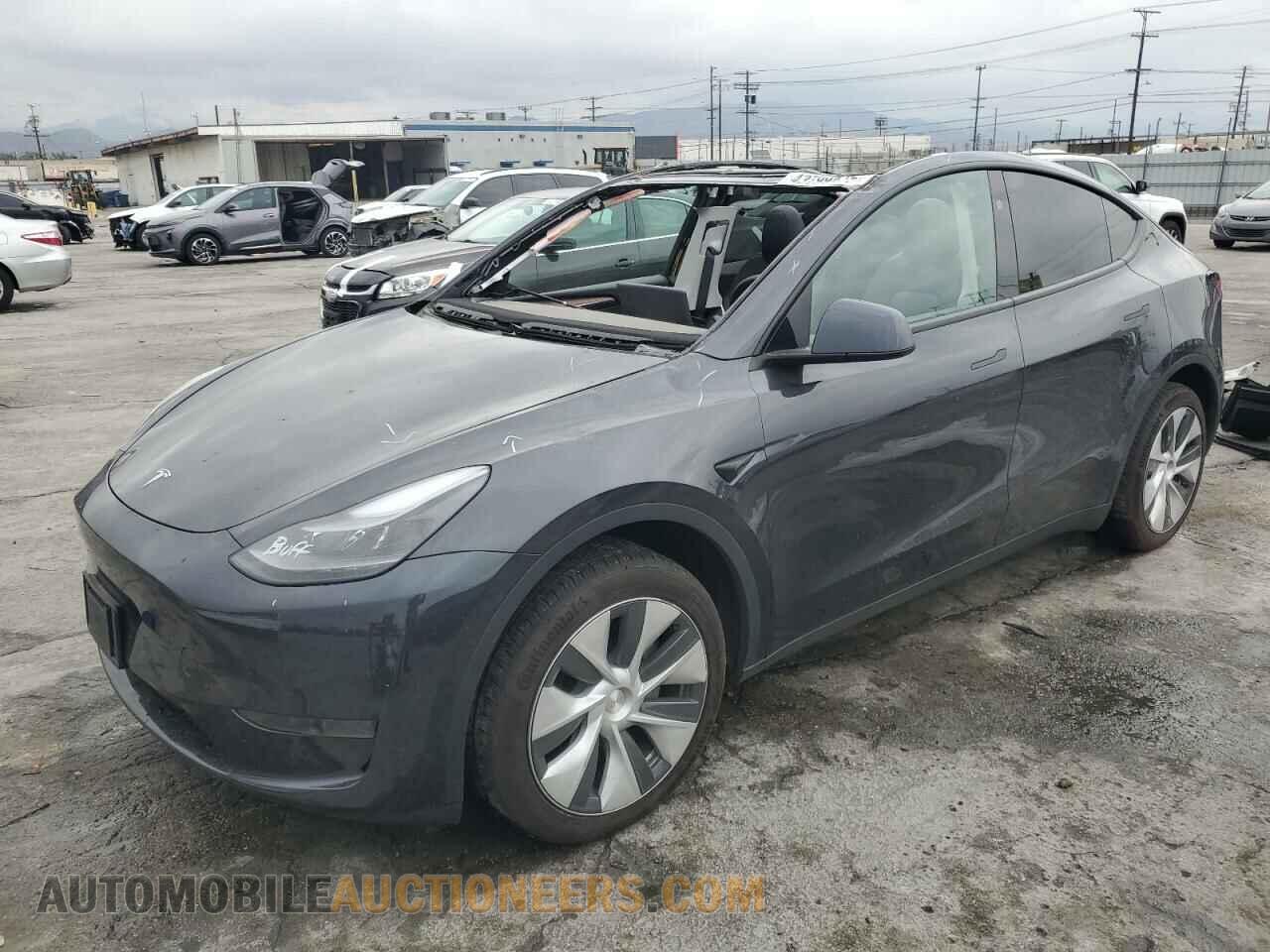 7SAYGDED5RF027164 TESLA MODEL Y 2024