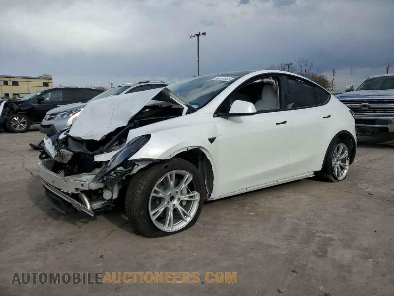 7SAYGDED5RF045017 TESLA MODEL Y 2024