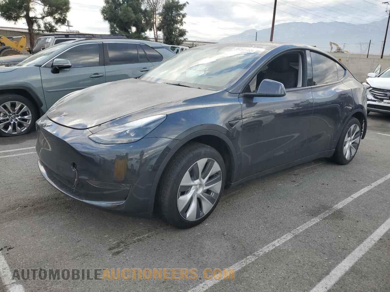 7SAYGDED5RF076736 TESLA MODEL Y 2024