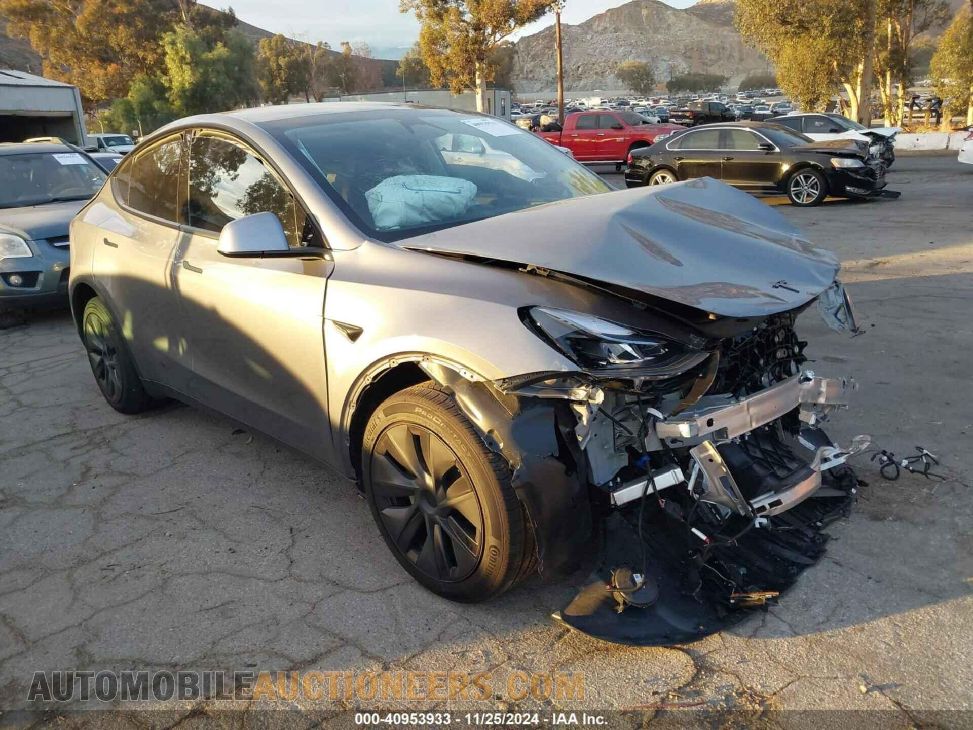 7SAYGDED5RF194821 TESLA MODEL Y 2024