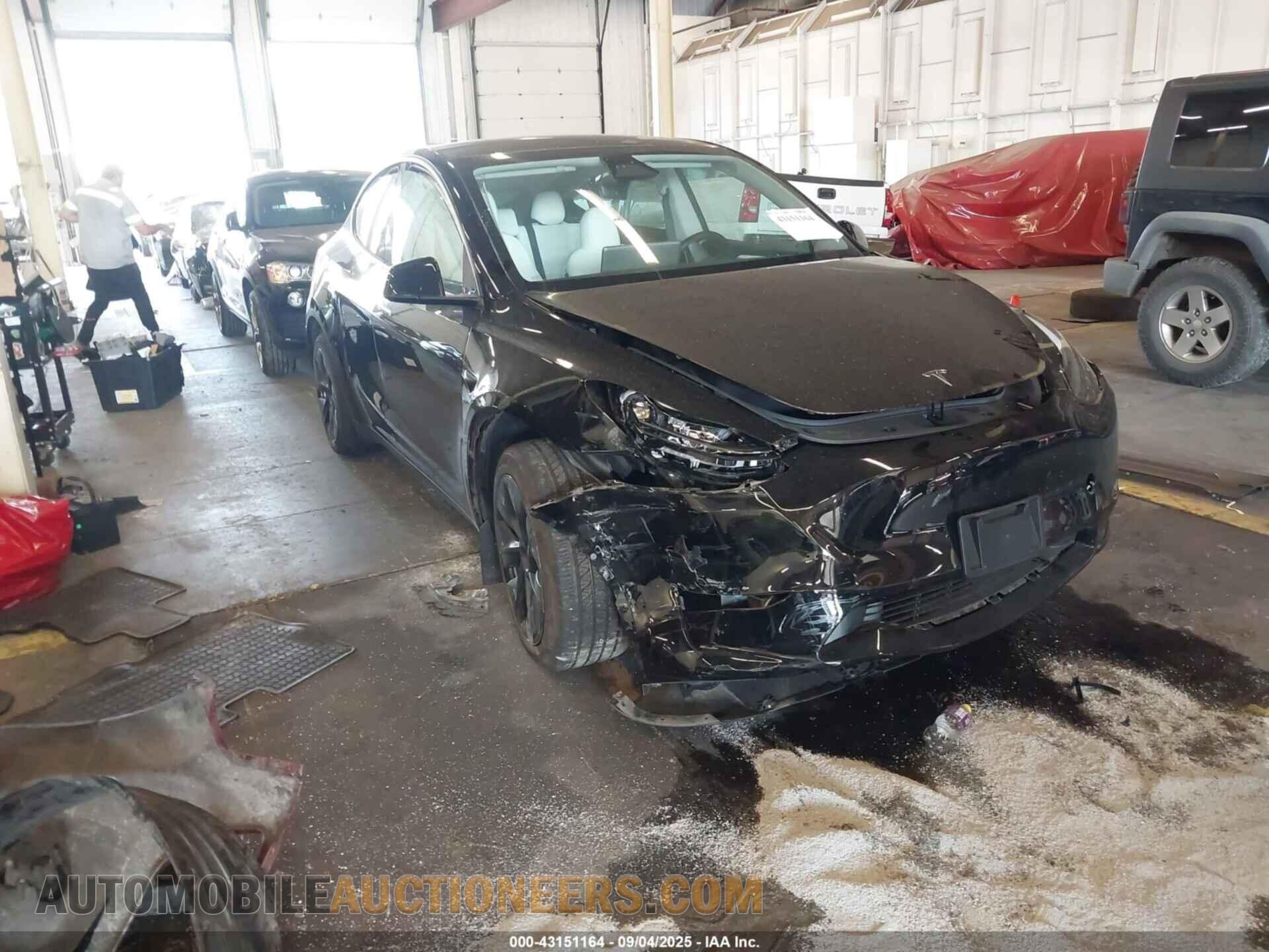 7SAYGDED6RF155994 TESLA MODEL Y 2024