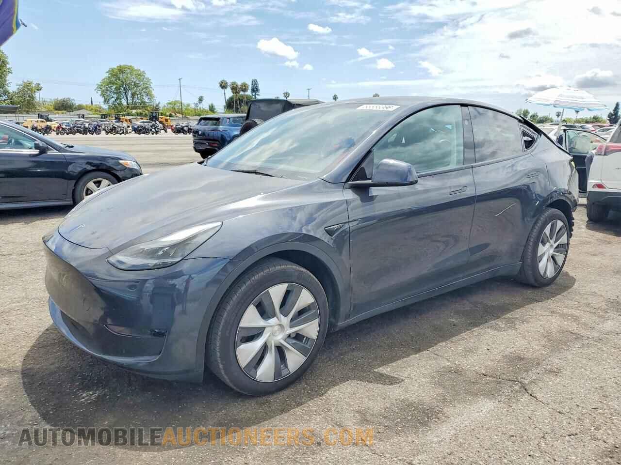 7SAYGDED8RF032889 TESLA MODEL Y 2024
