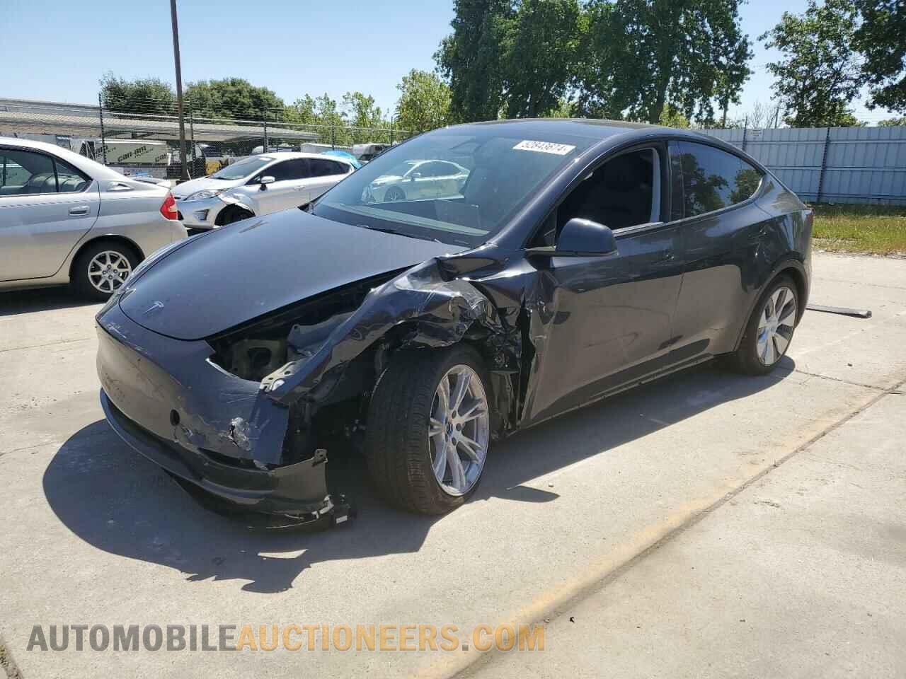 7SAYGDED8RF036702 TESLA MODEL Y 2024