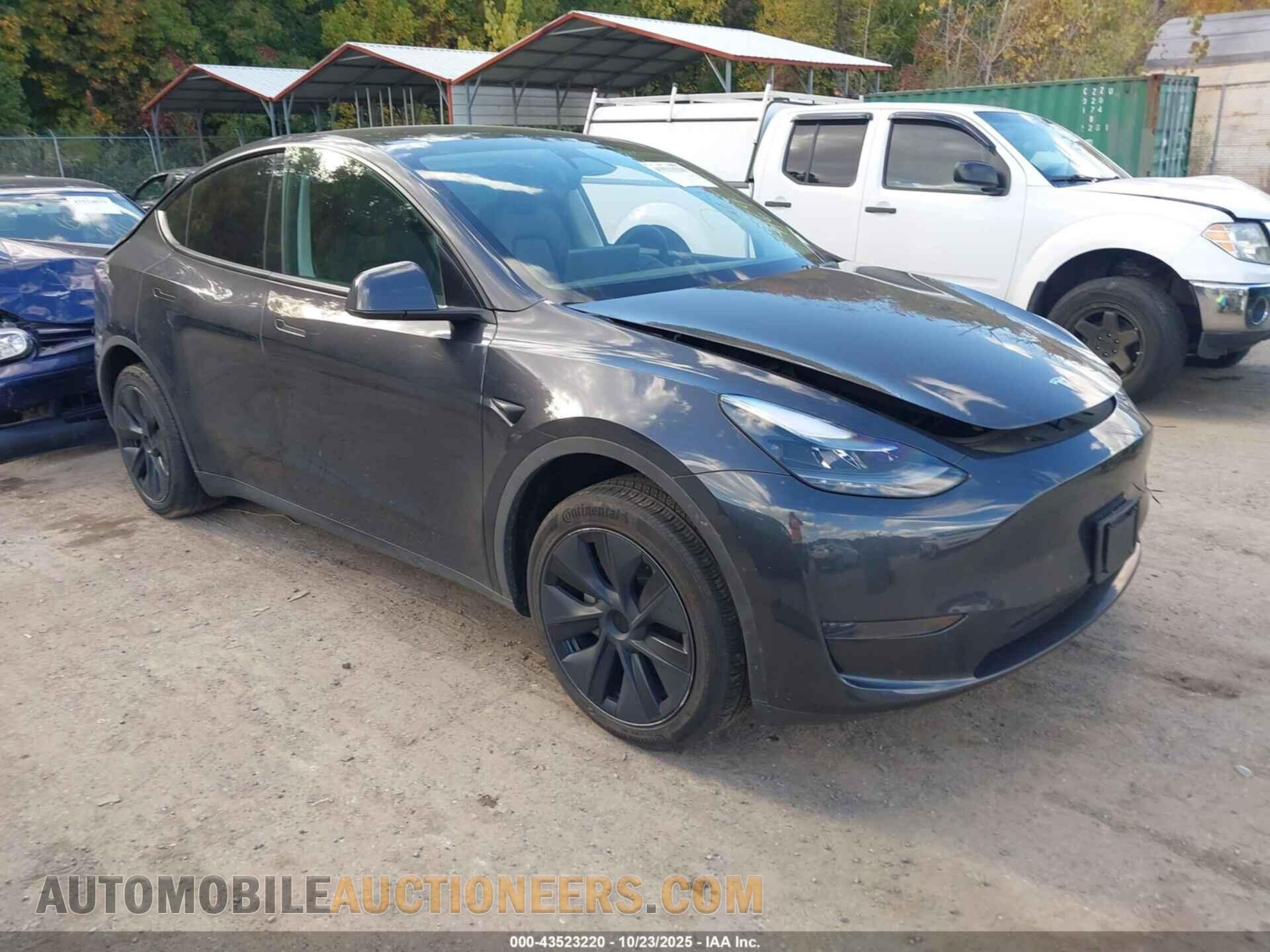 7SAYGDED8RF122821 TESLA MODEL Y 2024