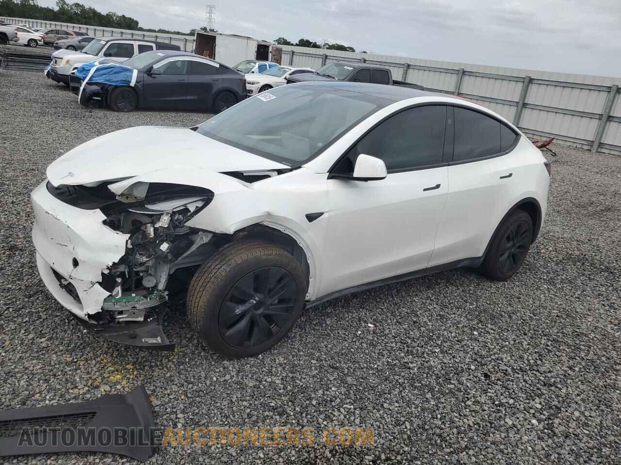 7SAYGDED8RF123807 TESLA MODEL Y 2024