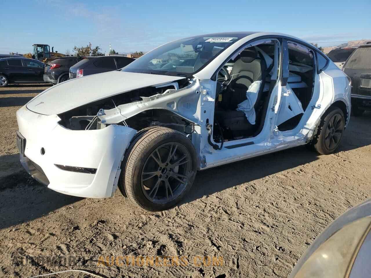 7SAYGDED8RF156144 TESLA MODEL Y 2024