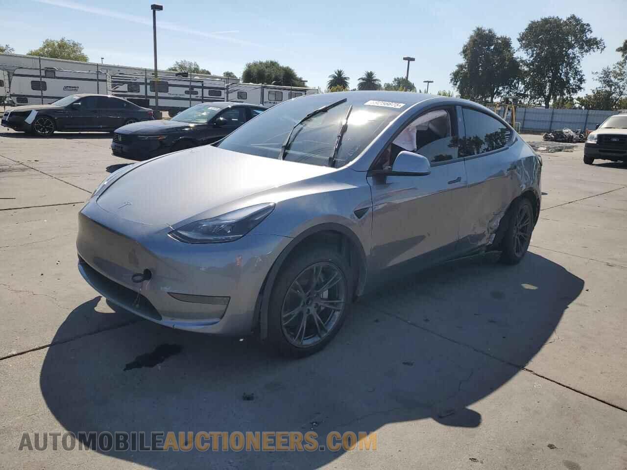 7SAYGDED8RF158217 TESLA MODEL Y 2024