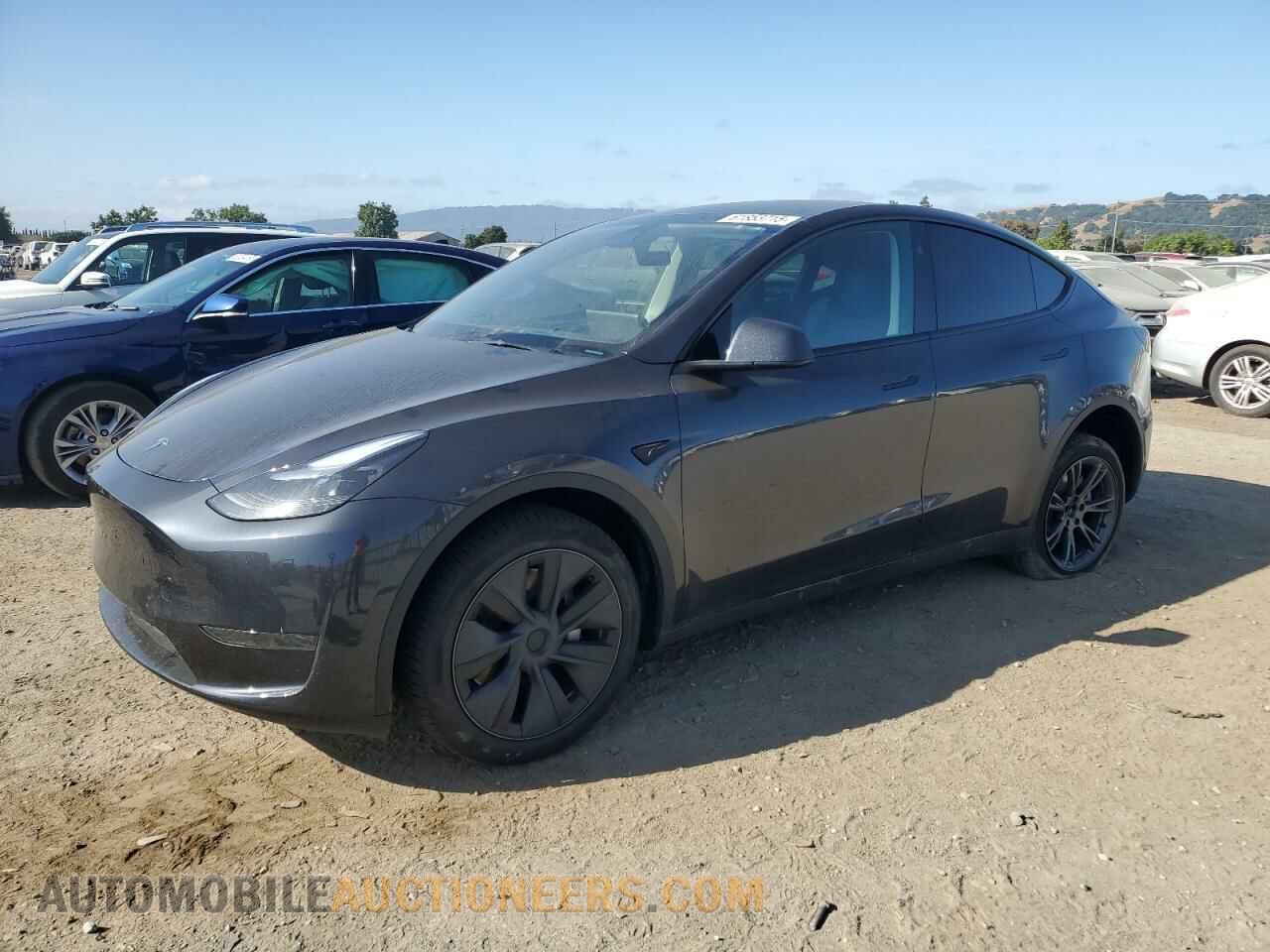 7SAYGDED8SF242821 TESLA MODEL Y 2025