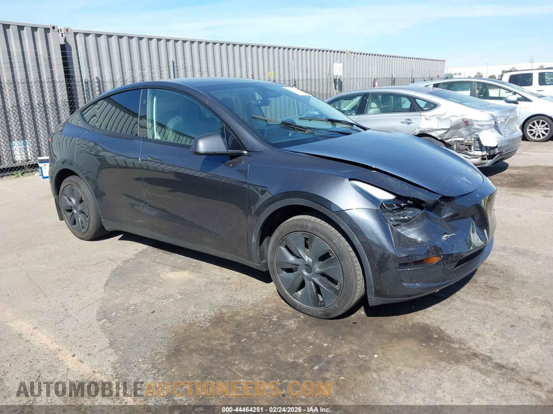 7SAYGDED9RF185121 TESLA MODEL Y 2024