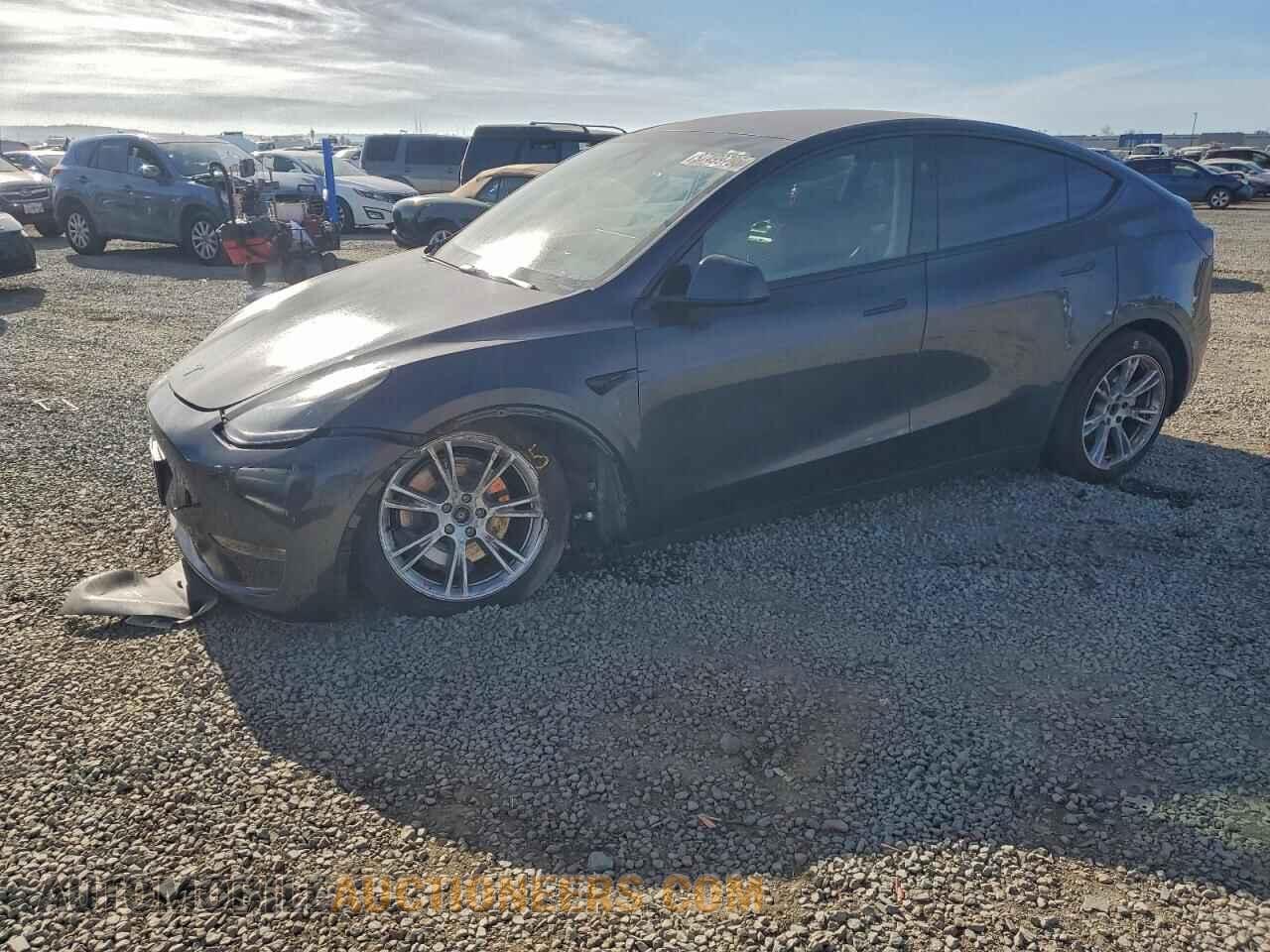 7SAYGDEE0RF077320 TESLA MODEL Y 2024
