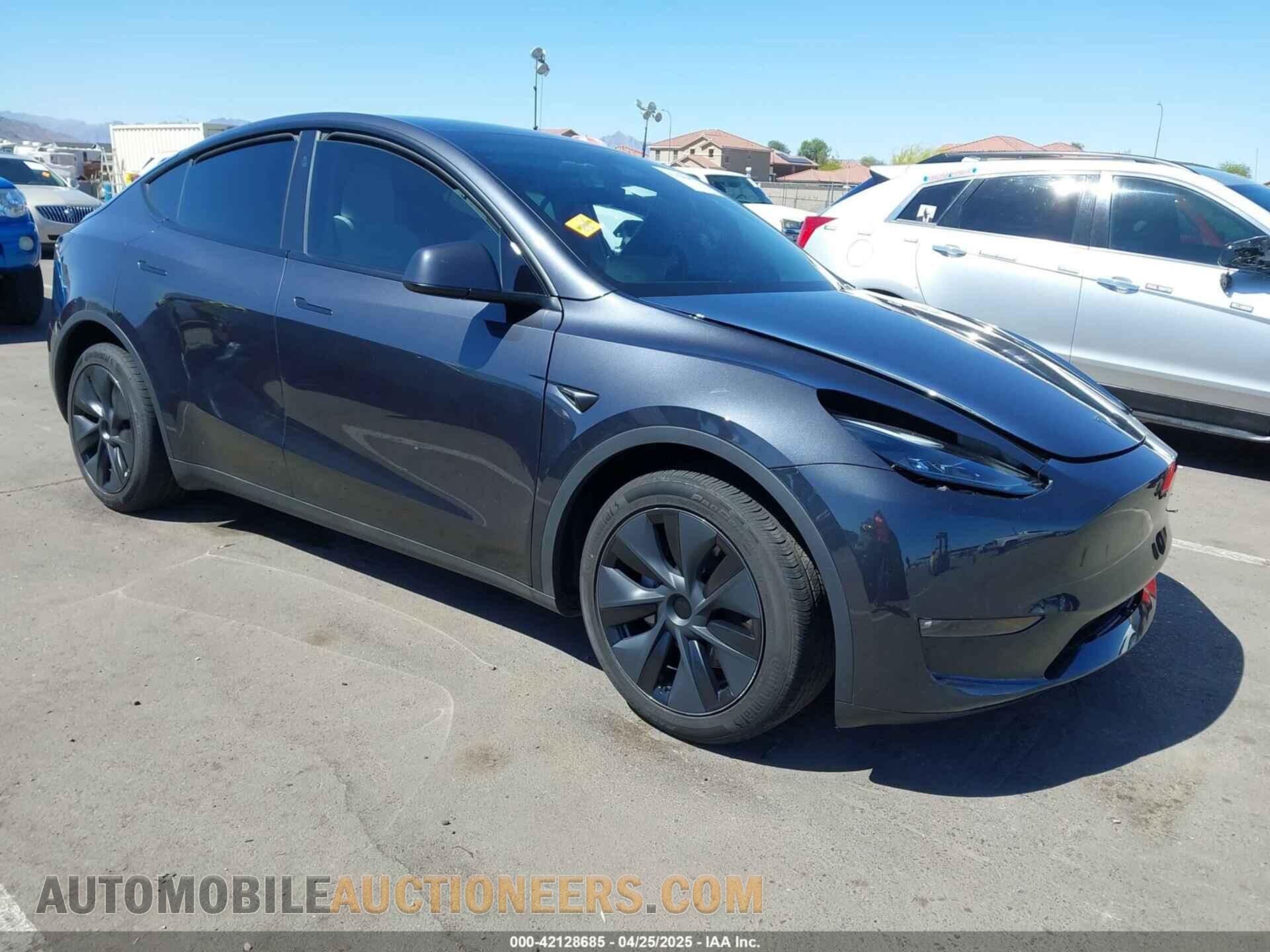 7SAYGDEE0RF128802 TESLA MODEL Y 2024