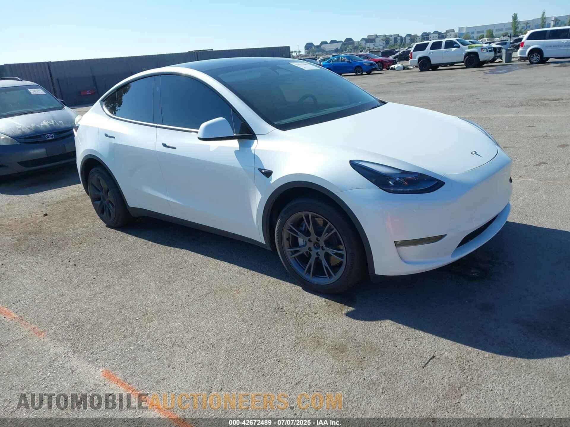 7SAYGDEE0RF160178 TESLA MODEL Y 2024