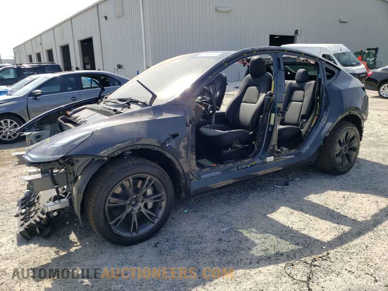 7SAYGDEE0SA367575 TESLA MODEL Y 2025