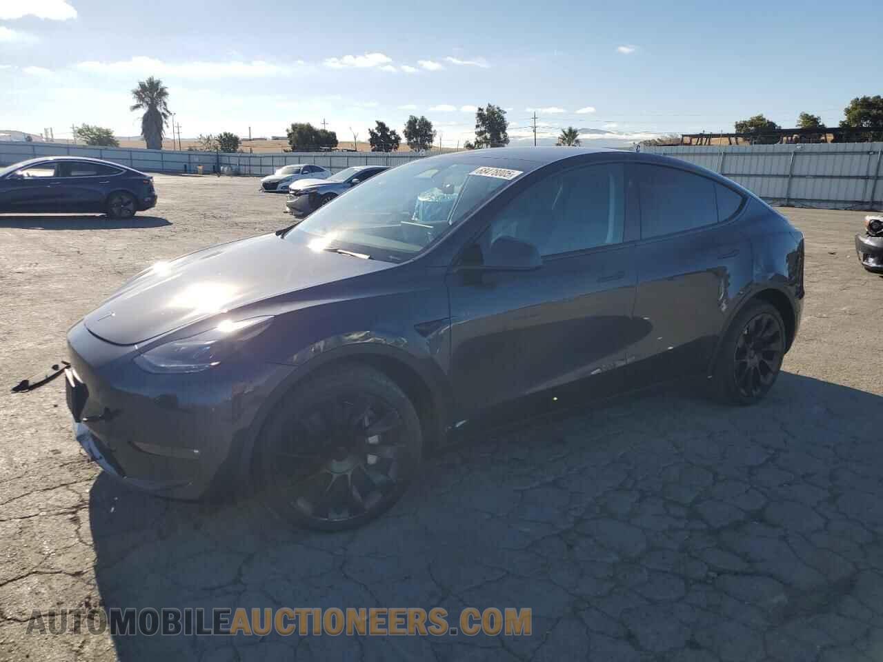 7SAYGDEE1RF025808 TESLA MODEL Y 2024