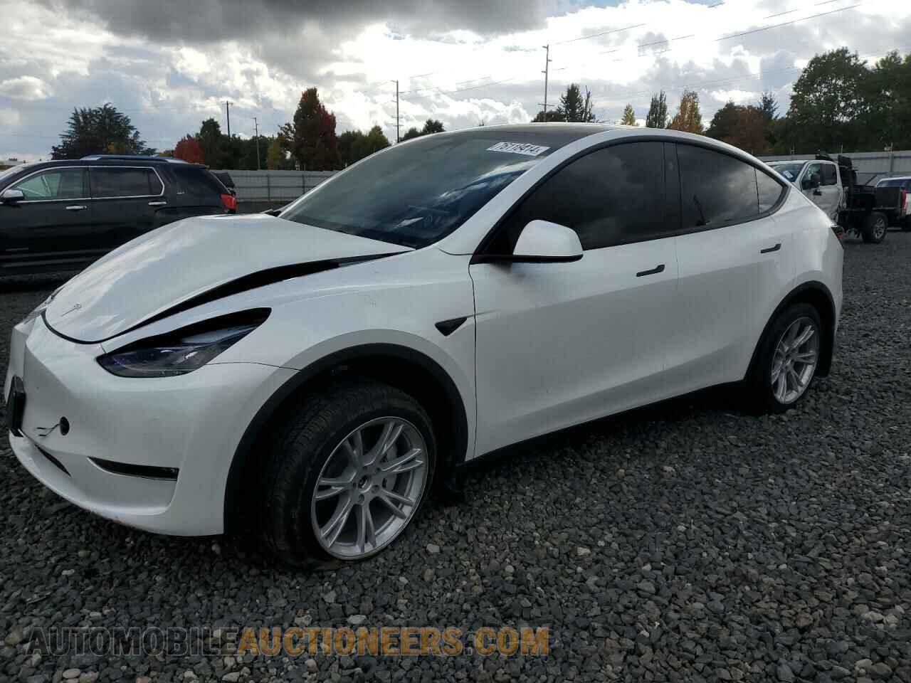 7SAYGDEE1RF084714 TESLA MODEL Y 2024