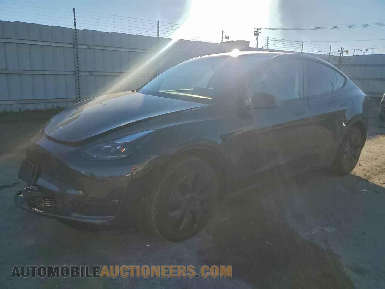 7SAYGDEE1RF117596 TESLA MODEL Y 2024