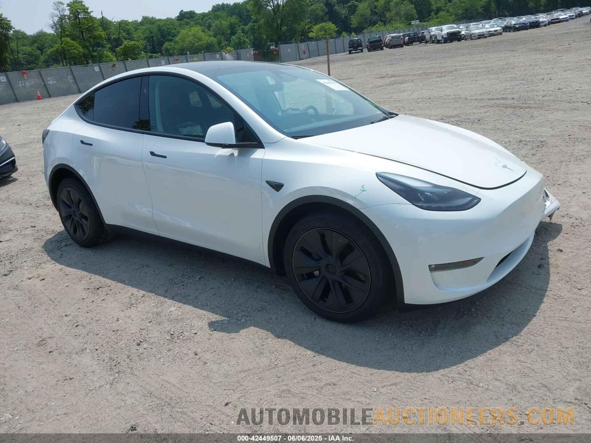 7SAYGDEE1RF185655 TESLA MODEL Y 2024