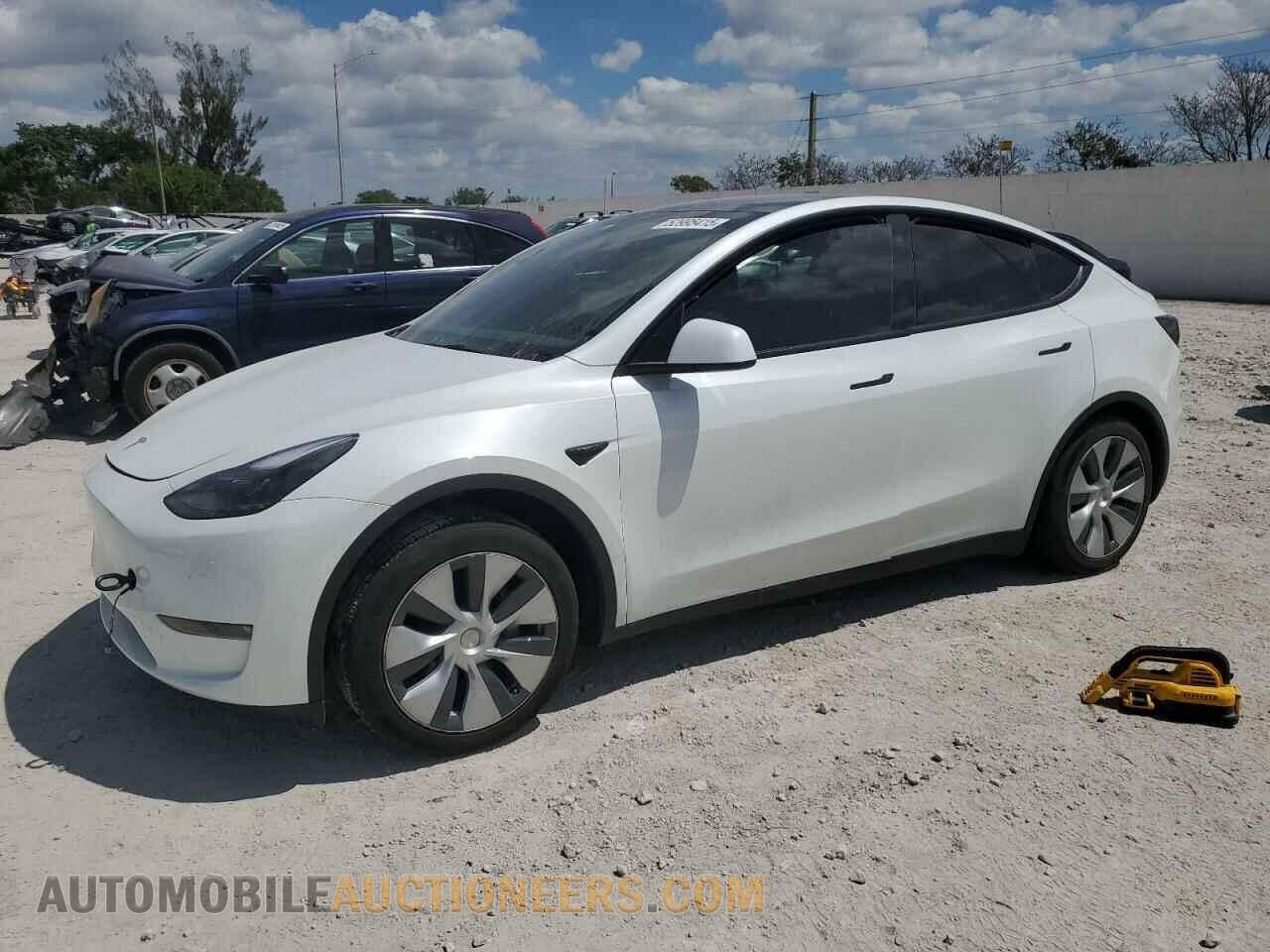 7SAYGDEE2PF604318 TESLA MODEL Y 2023