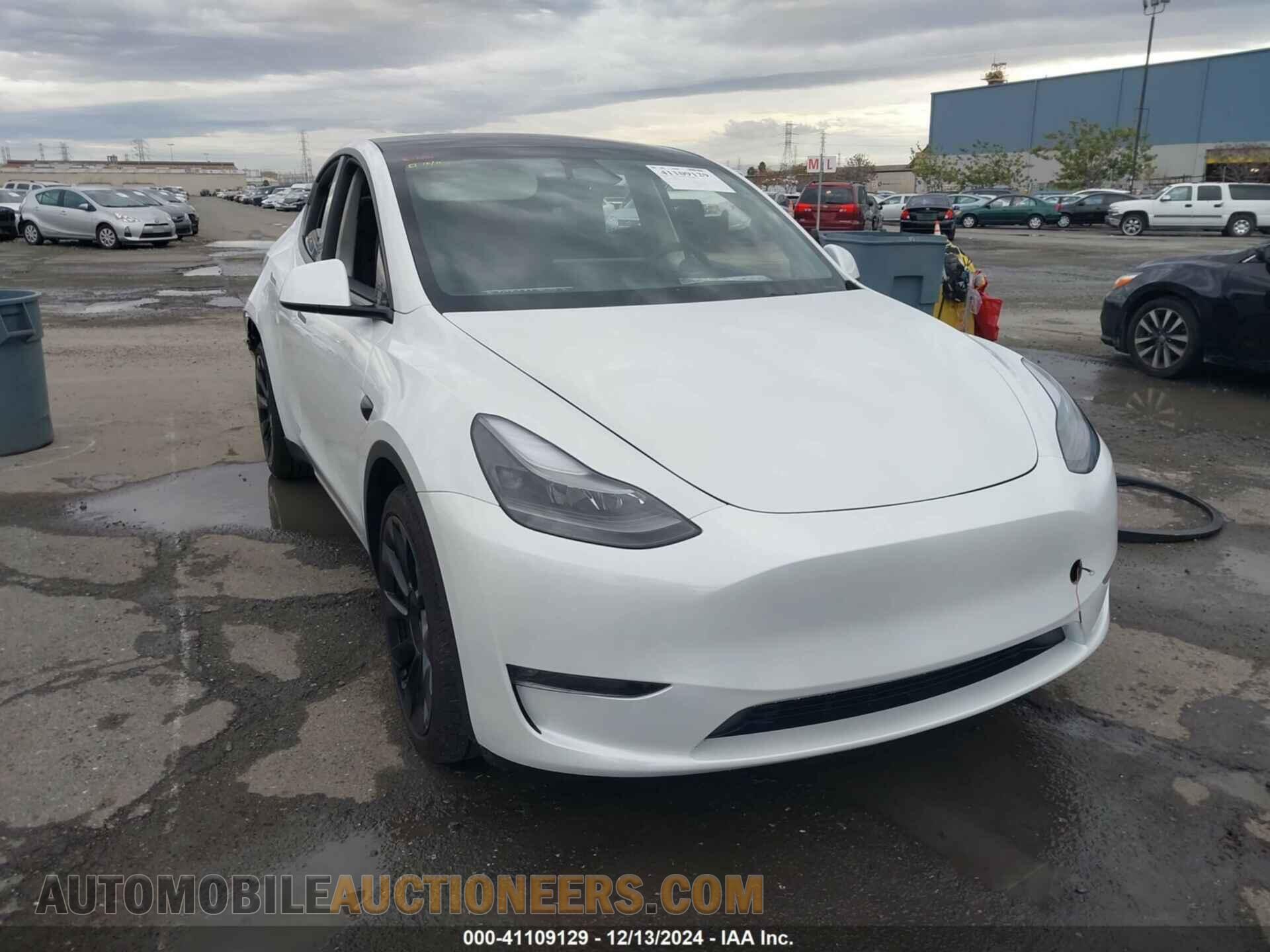 7SAYGDEE2RF067730 TESLA MODEL Y 2024