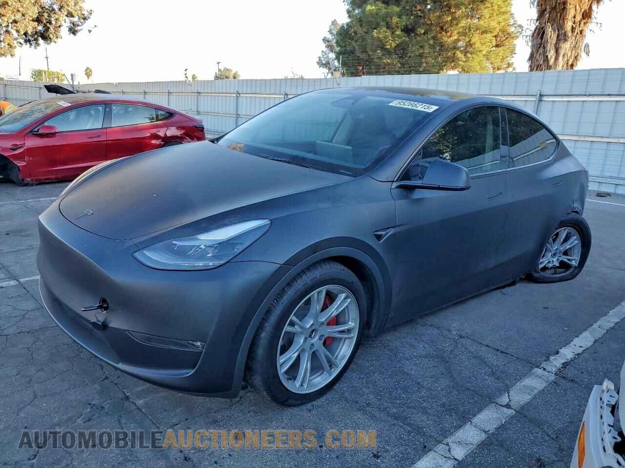 7SAYGDEE2RF089808 TESLA MODEL Y 2024