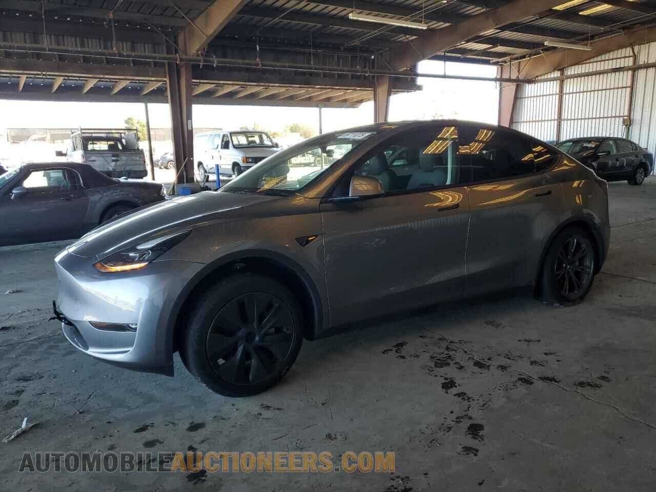 7SAYGDEE2RF106834 TESLA MODEL Y 2024