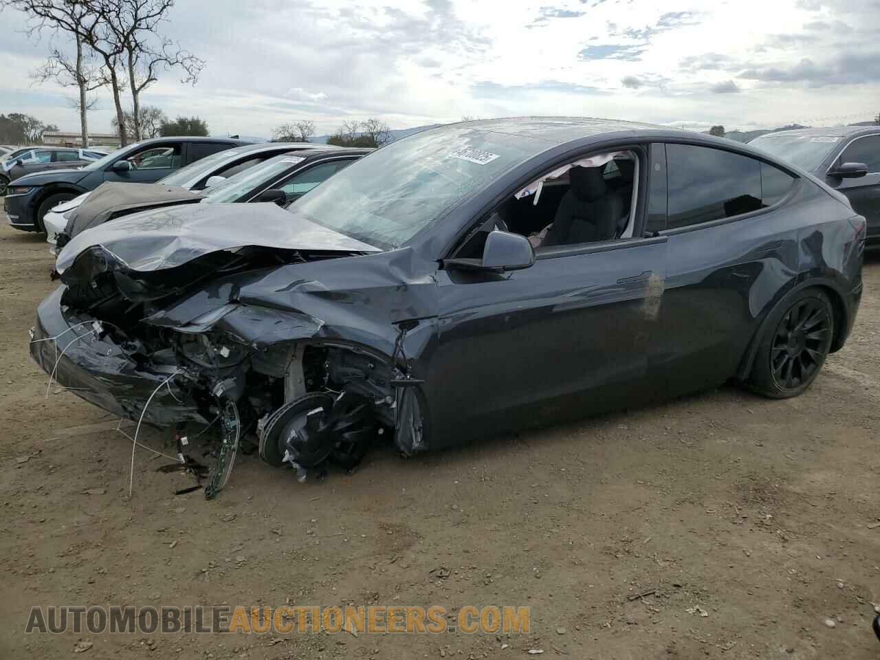 7SAYGDEE2RF124380 TESLA MODEL Y 2024