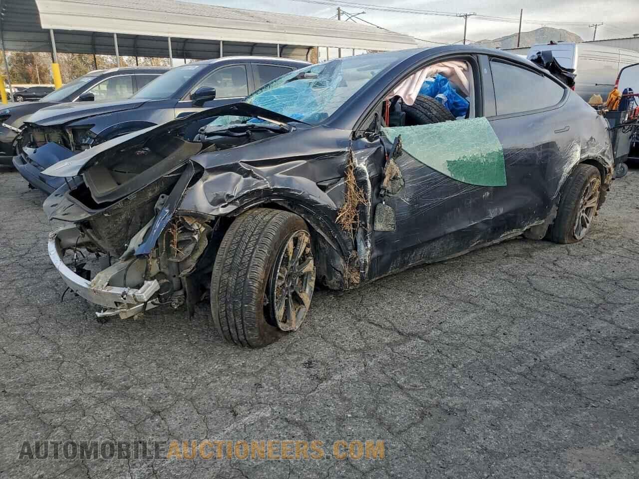 7SAYGDEE2RF132737 TESLA MODEL Y 2024
