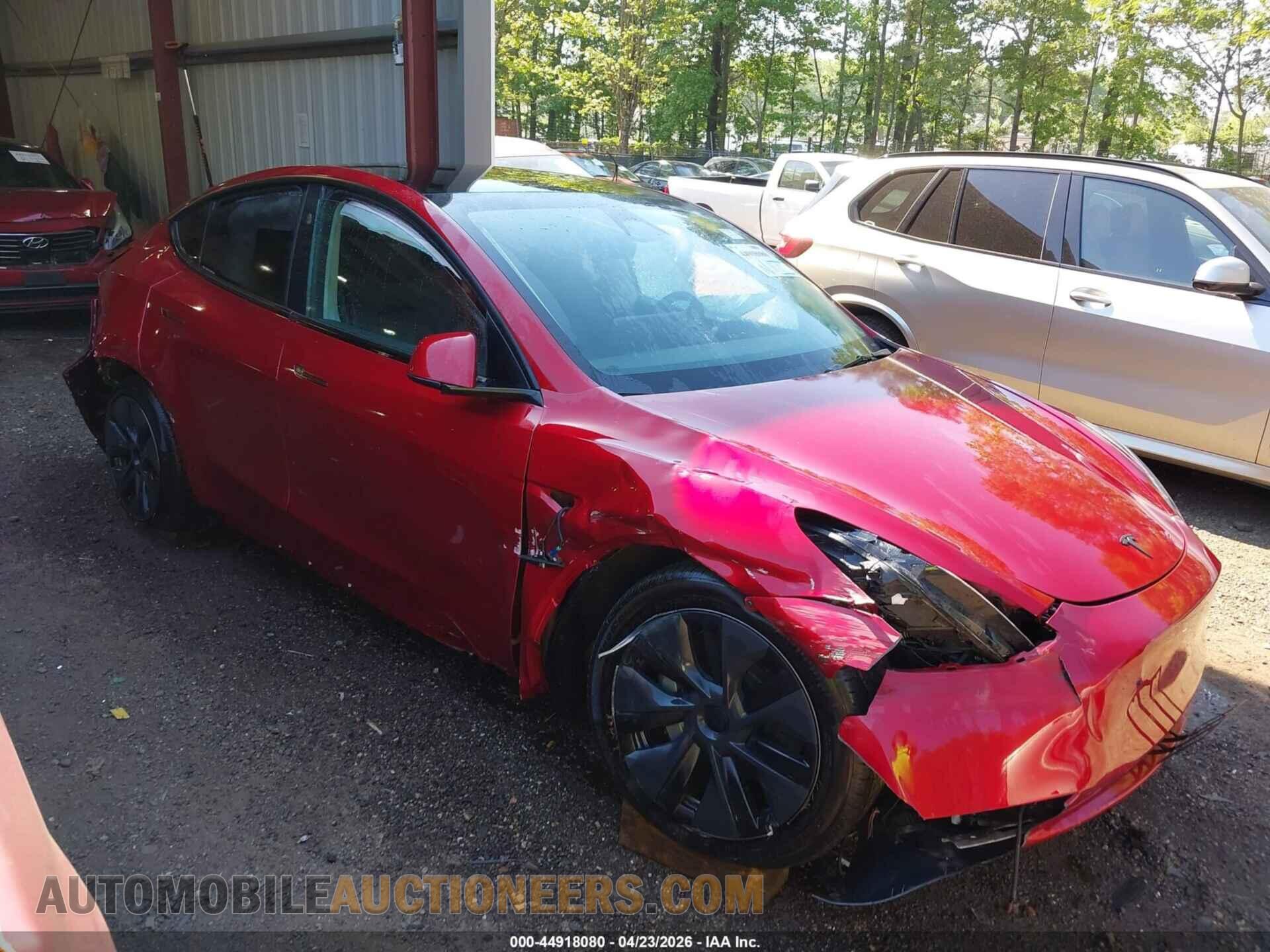 7SAYGDEE2RF158142 TESLA MODEL Y 2024