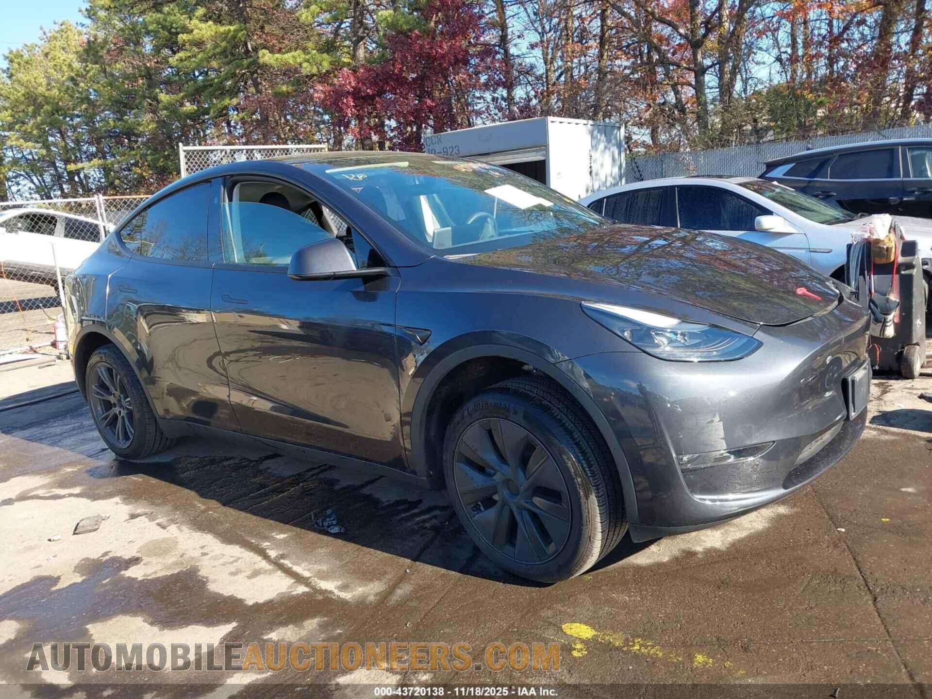 7SAYGDEE2RF166645 TESLA MODEL Y 2024
