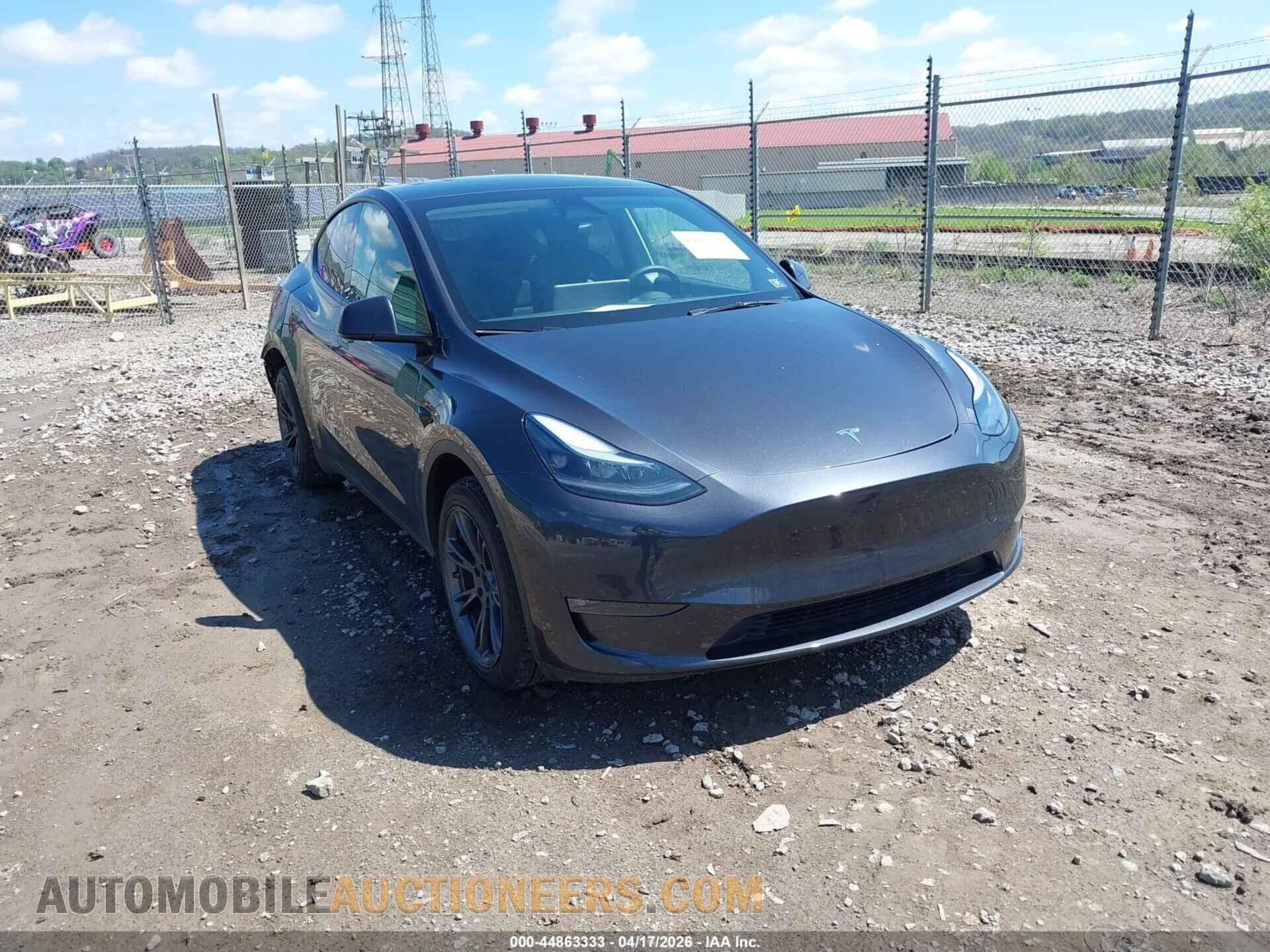 7SAYGDEE2RF195076 TESLA MODEL Y 2024