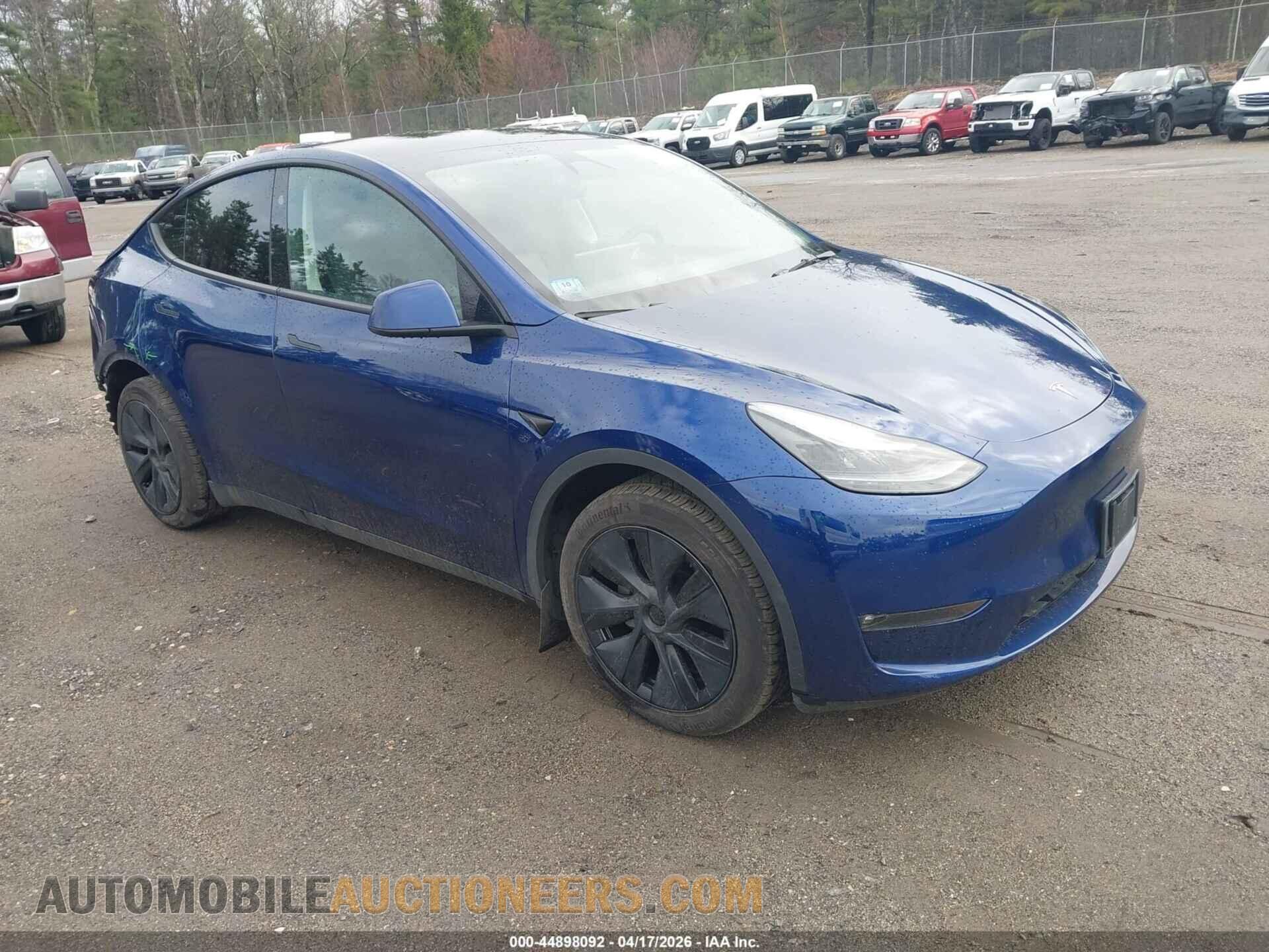 7SAYGDEE2RF199855 TESLA MODEL Y 2024