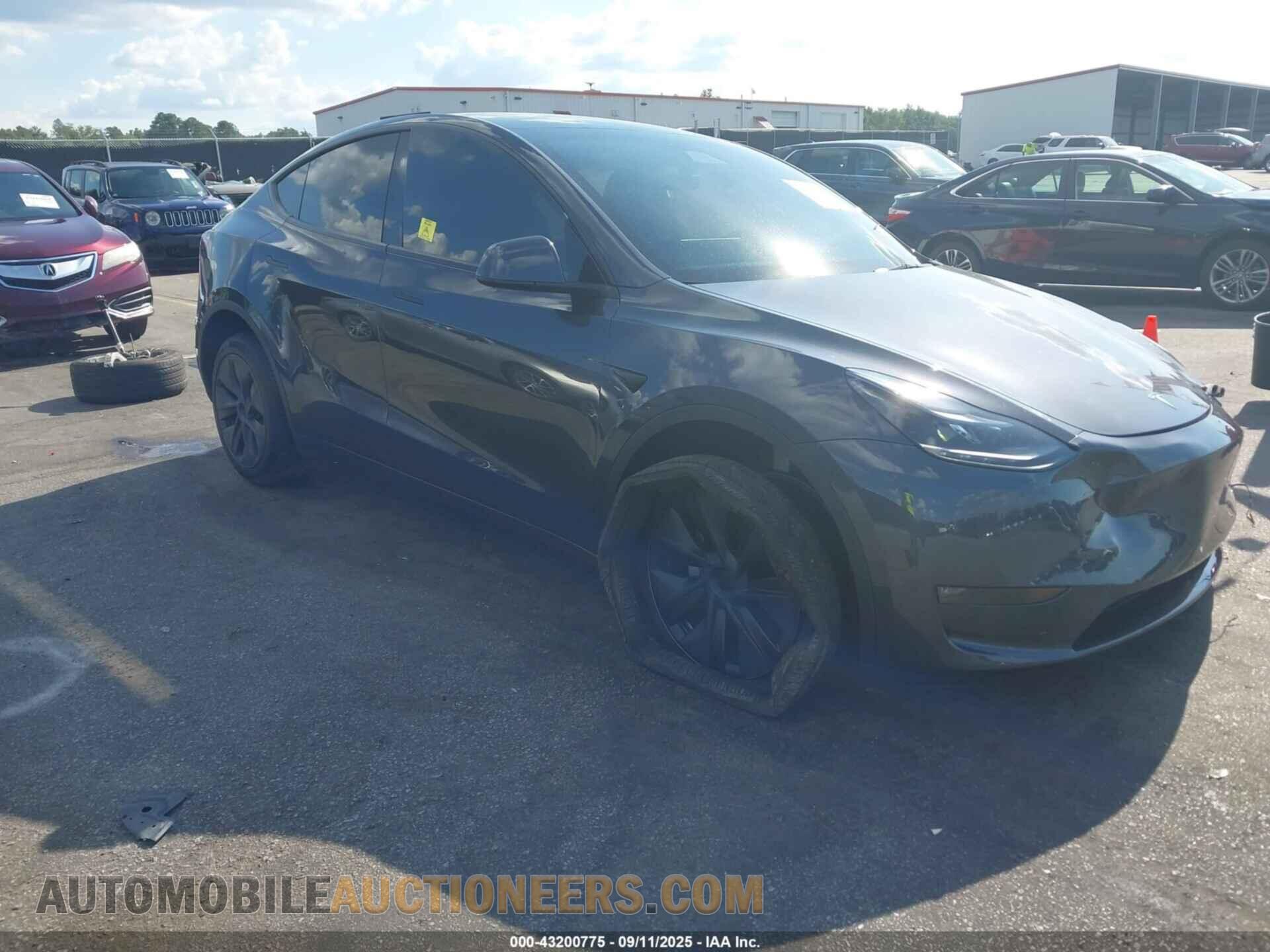 7SAYGDEE2SA361941 TESLA MODEL Y 2025