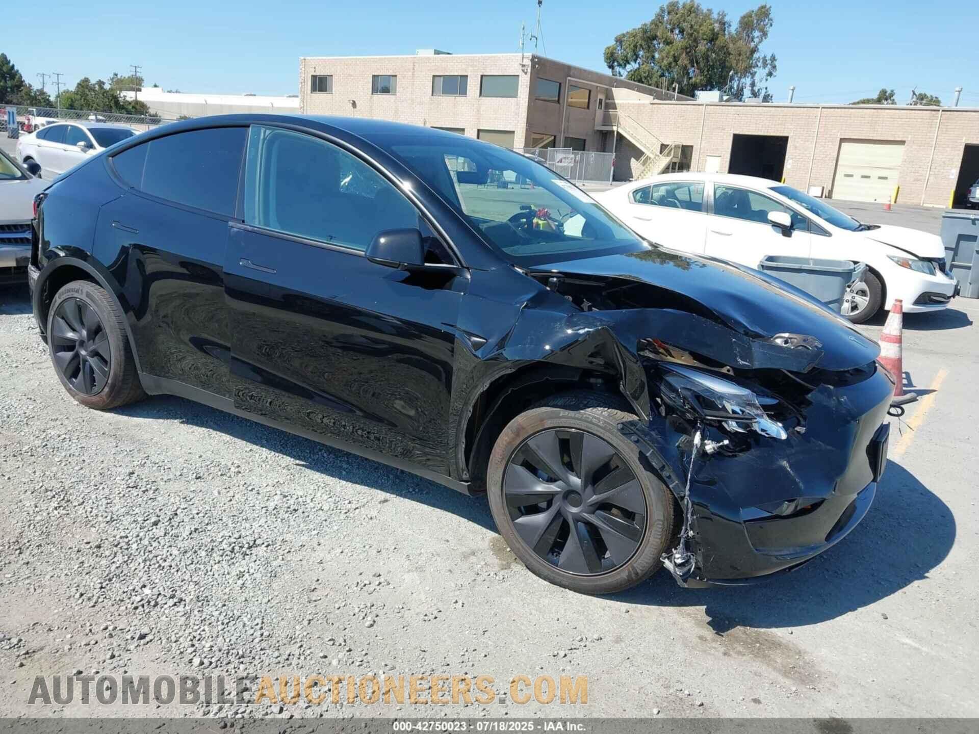 7SAYGDEE2SF288086 TESLA MODEL Y 2025