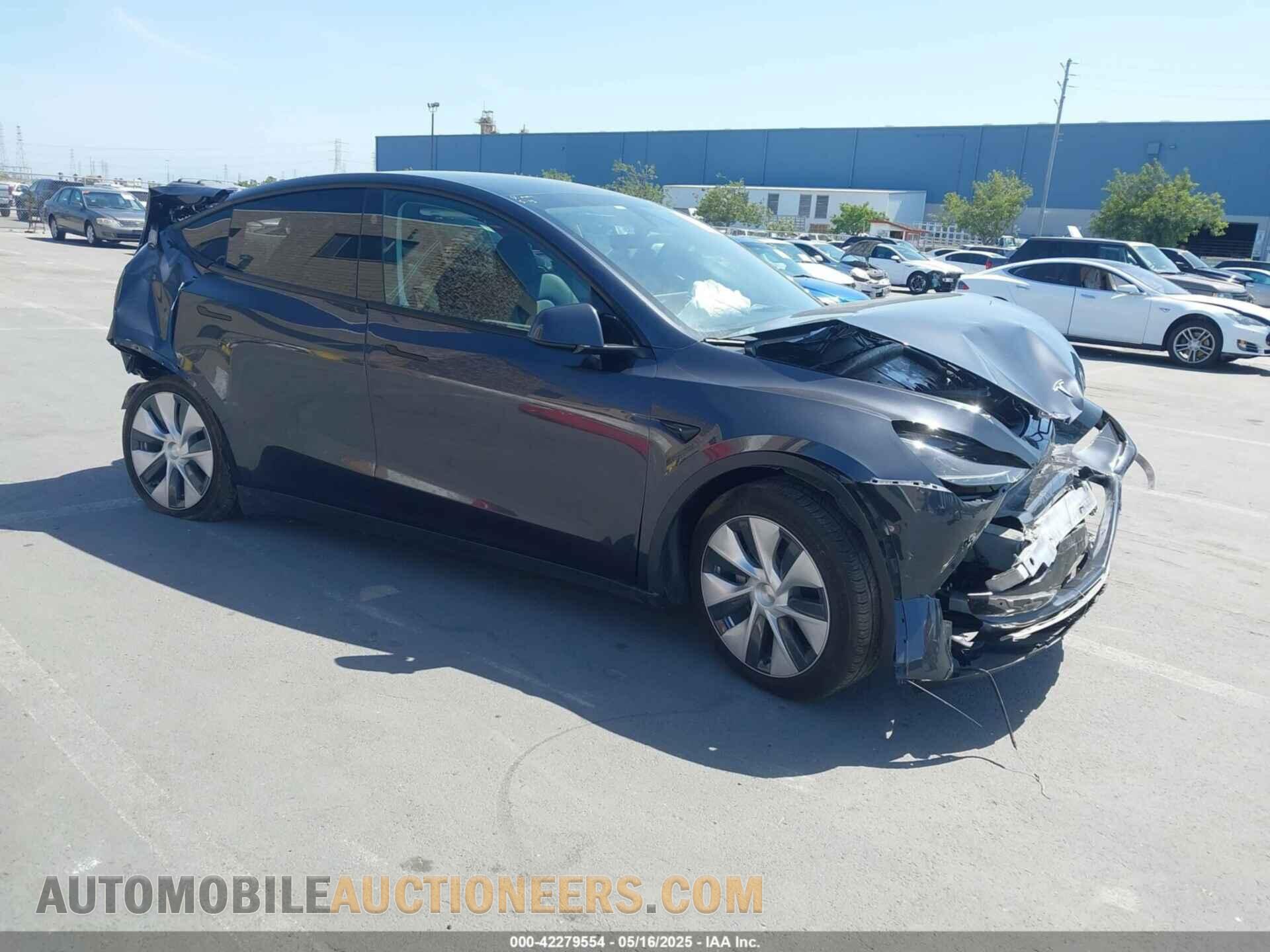 7SAYGDEE3RF070846 TESLA MODEL Y 2024